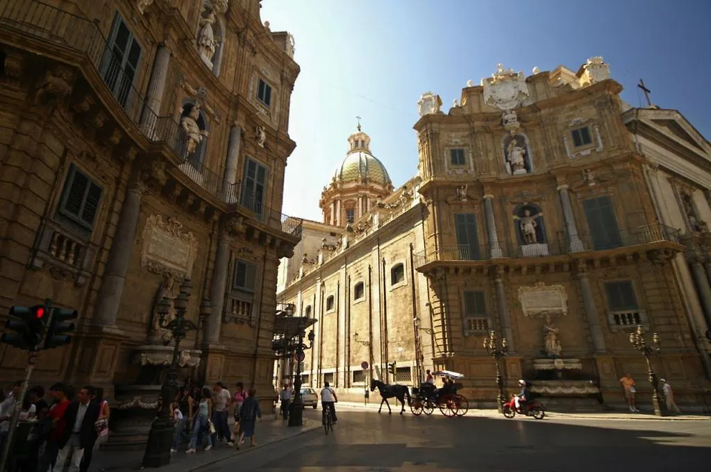 Loggiato Palazzo San Matteo Lägenhet Palermo Italien